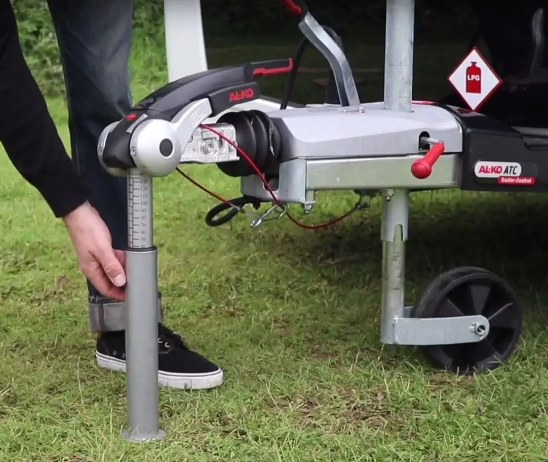 Checking caravan nose weight before towing