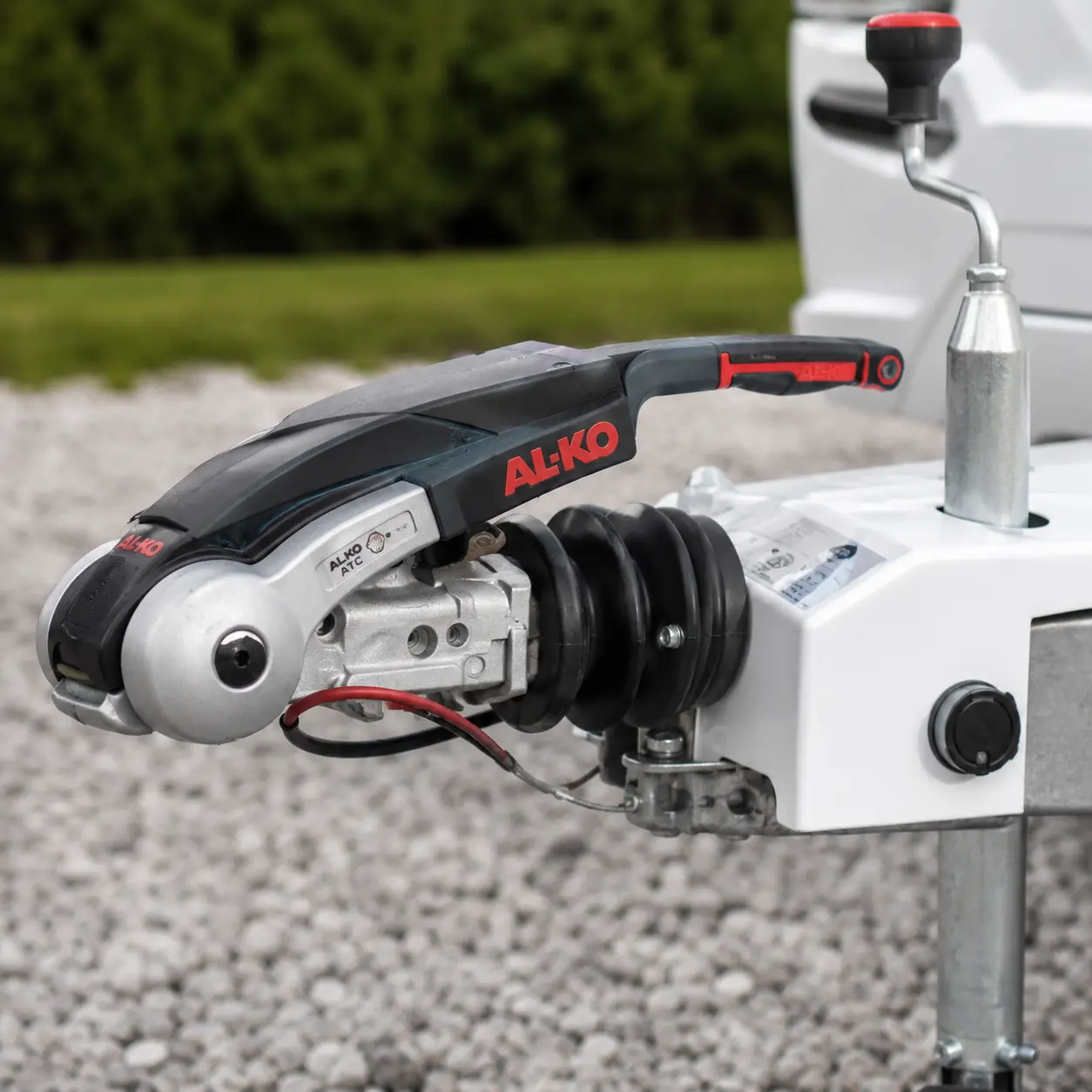 AL-KO caravan stabiliser hitch and coupling system